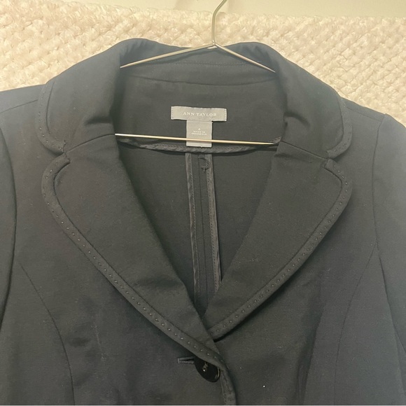 Ann Taylor Womens Blazer Classic Black Front Pockets Size 4 - Picture 3 of 8